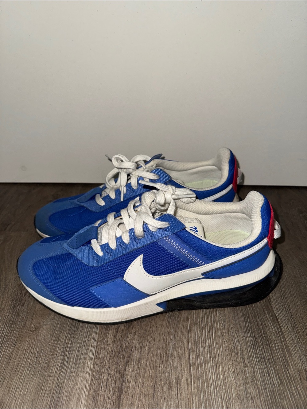Nike Men’s Air Max Pre Day Blue and White Low-Top Sneakers with Red Heel Accent